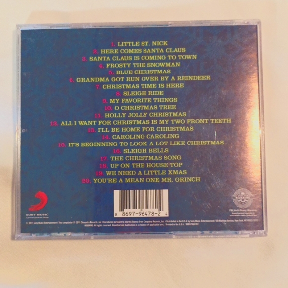 CD- Kids Holiday Favorites - Picture 2 of 4